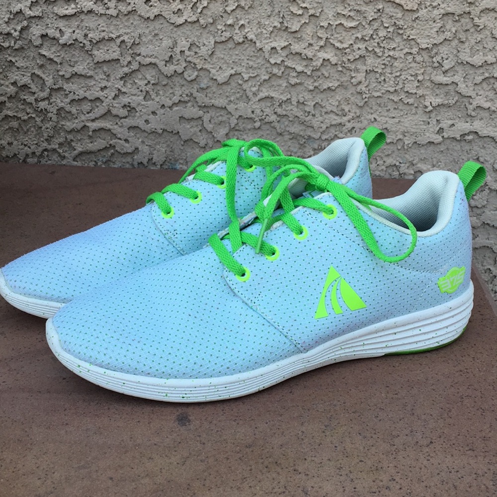 LIUID-Super cute lime green light weight tennis shoes/sz 8 worn once!